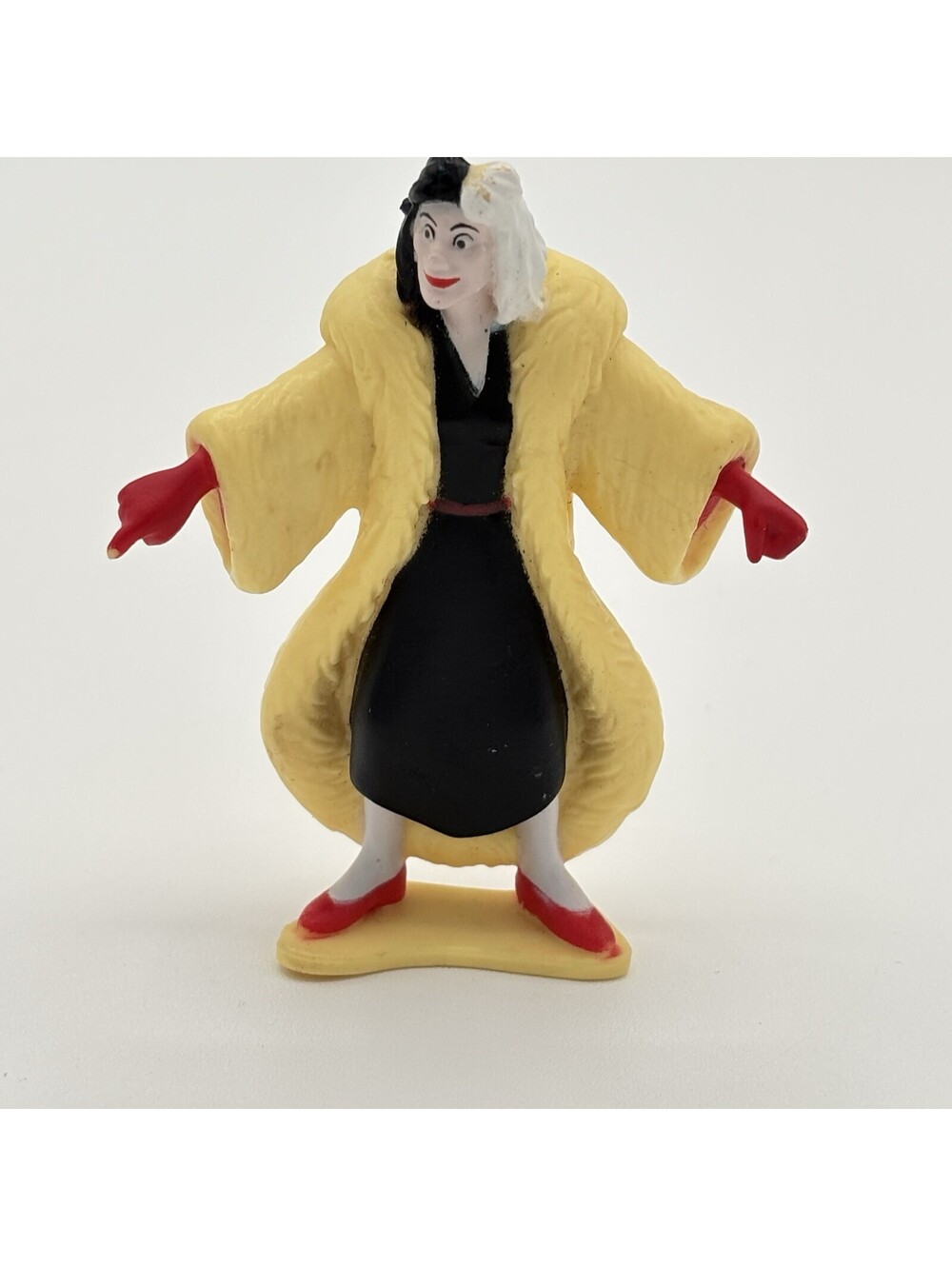 Disney 101 Dalmatians Cruella De Vil 3" Figure Cake Topper Figurine